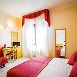 Piccolo Ξενοδοχείο 4*