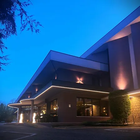 皮克罗诺加拉酒店