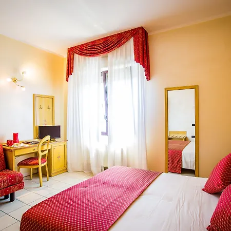 Piccolo ホテル 4*