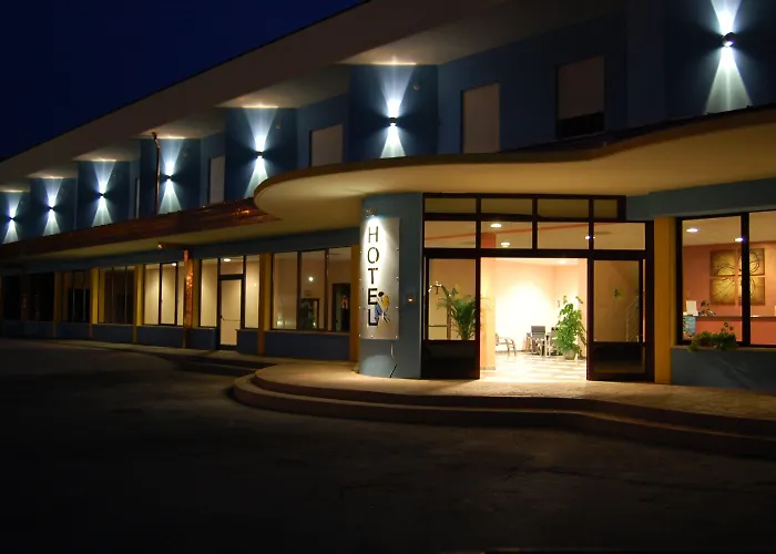 皮克罗诺加拉酒店 酒店 诺加拉